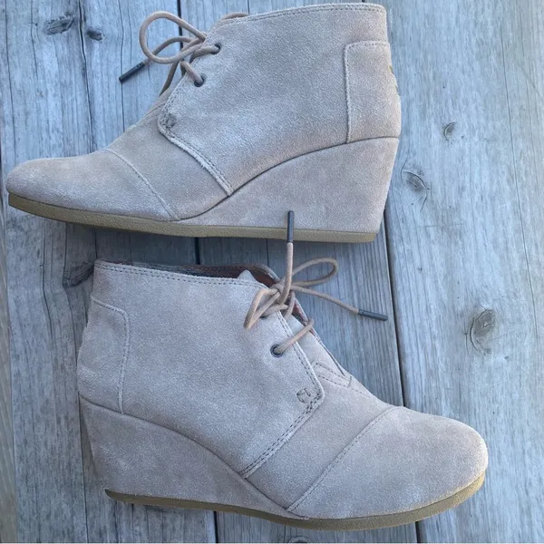 Toms Woman’s Grey Lace Up Ankle Wedge Boots Size 9.5 - Image 5