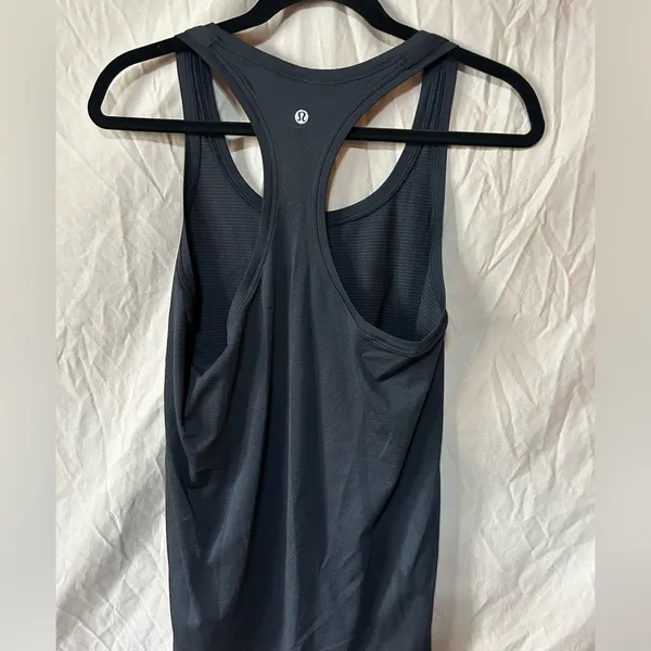 Lululemon tank top - Image 2