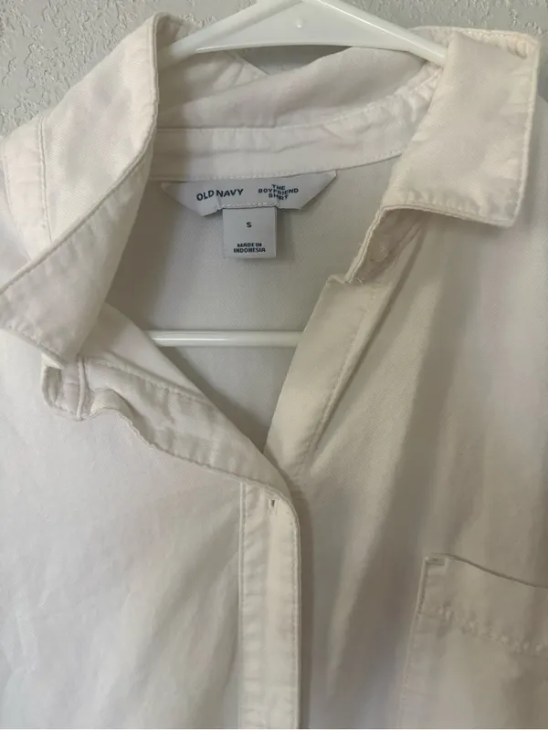 Old navy white button down shirt - Image 5