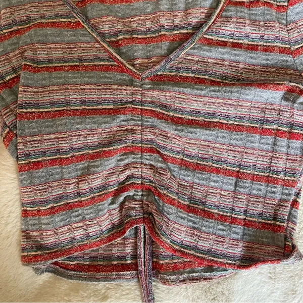 Forever21 bell sleeve 70s style crop top - Image 3