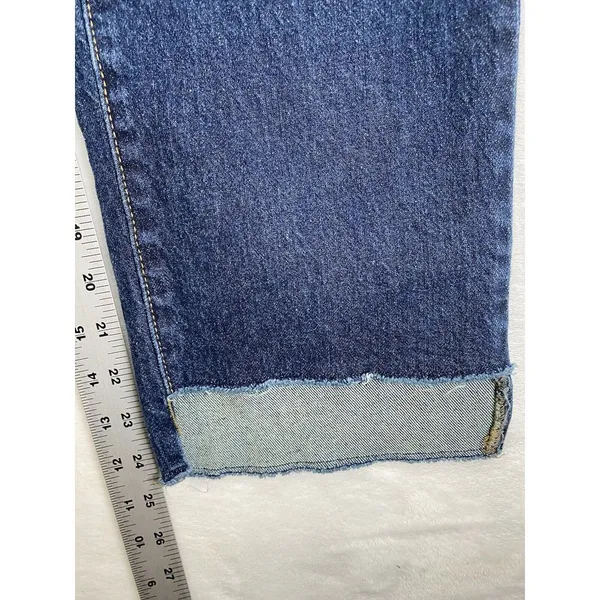 Time and Tru‎ High Rise straight leg crop Jeans Women's sz 10 shark bite Hem - Image 5