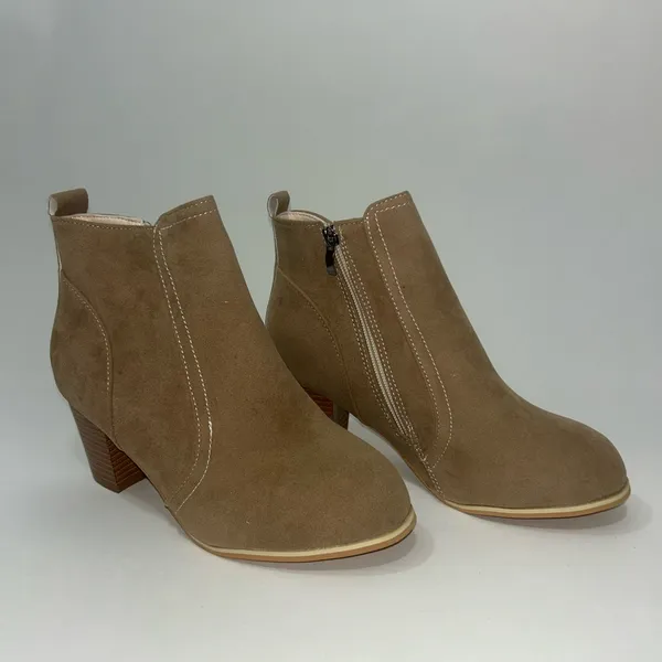 Women's Tan Ankle Boots Size 8 - Image 7