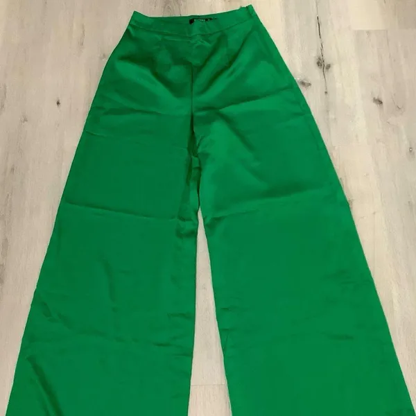 Green palazzo pant Size 2 - Image 3