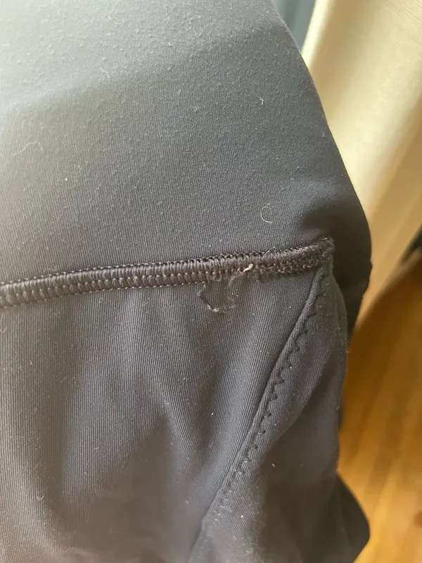 Navy Lululemon Leggings - Image 4