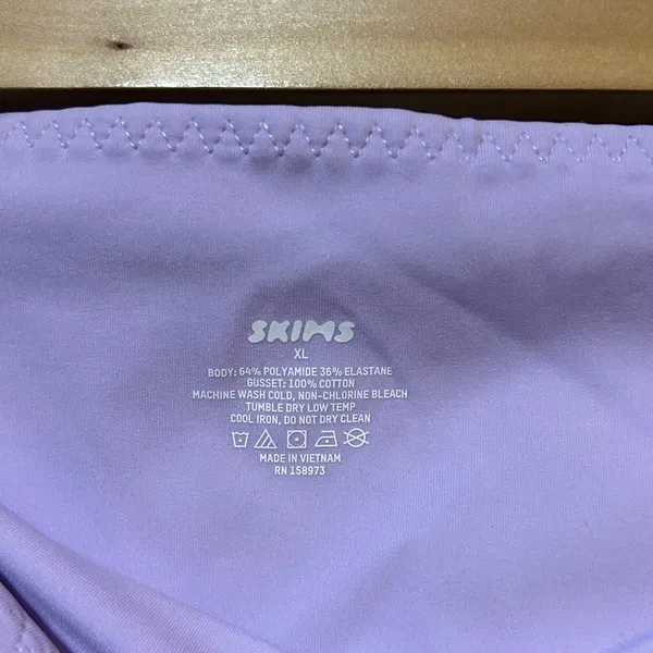 Skims for everybody high-waisted shorts - Image 3