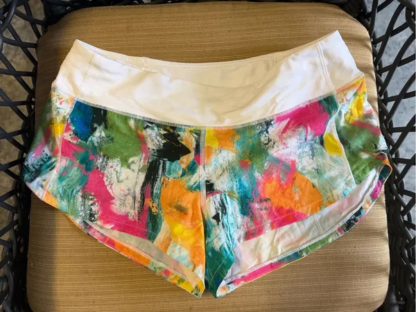 Lululemon Speed Up Low-Rise Lined Short 2.5" No Limits White Multi / White - Image 4