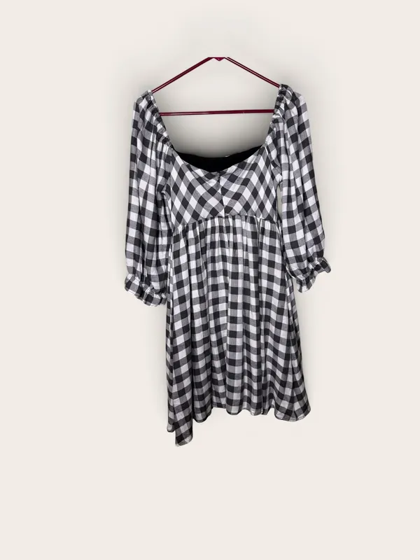 Pink Lily gingham dress - Image 2