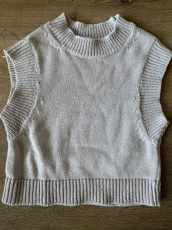 H&M Cream Knit Sweater Vest - Image 2