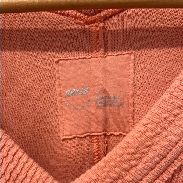 Aerie Women's V-Neck Coral Inside Out Sweater Small - Image 3
