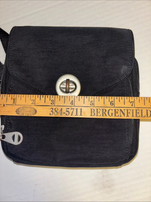 Baggallini Black Nylon Crossbody Compact Size Lots Of Compartments Preloved - Image 8