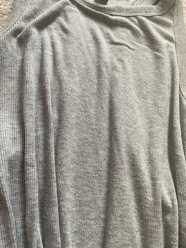 Old Navy Go Dry Gray Activewear Ribbed Tank - Image 3