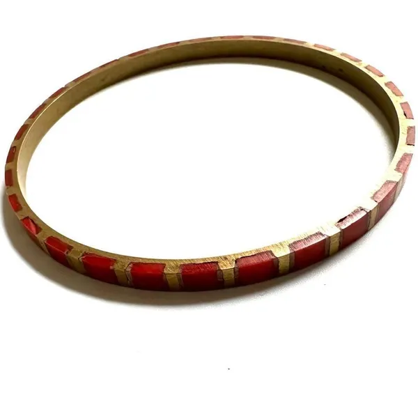 Red and gold tone vintage bangle bracelet - Image 3