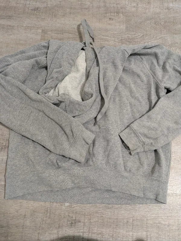 Forever 21 Gray Hoodie Size Medium - Image 2