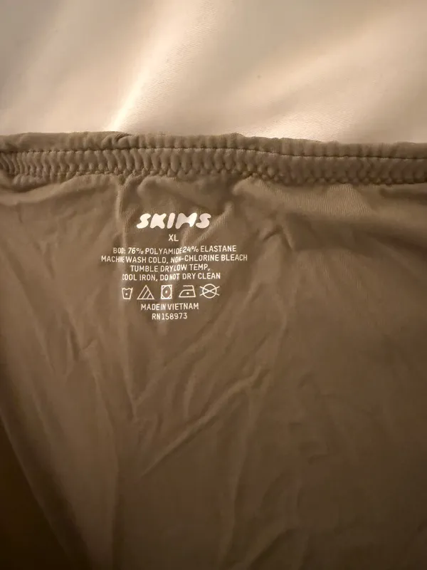 SKIMS Strapless Bodysuit - Image 3