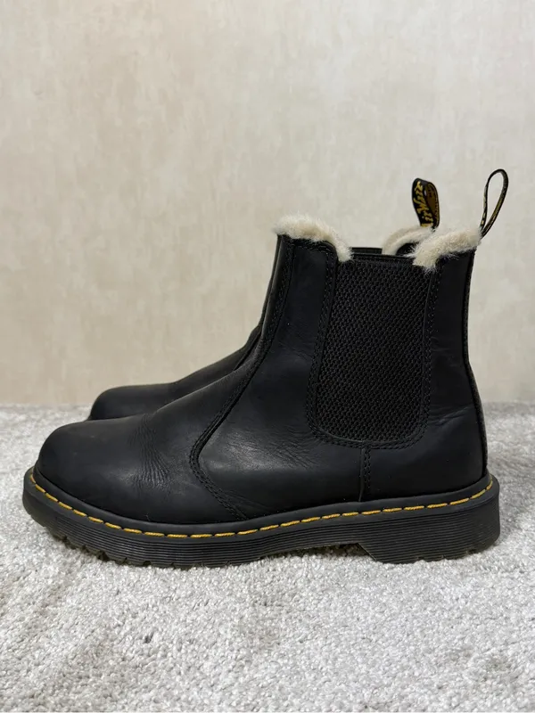 Dr. Martens Women’s 2976 Leonore Faux Fur Lined Chelsea Boots Leather in Black 9 - Image 5