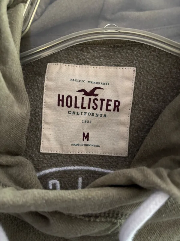 Hollister Olive Green Hoodie - Image 4