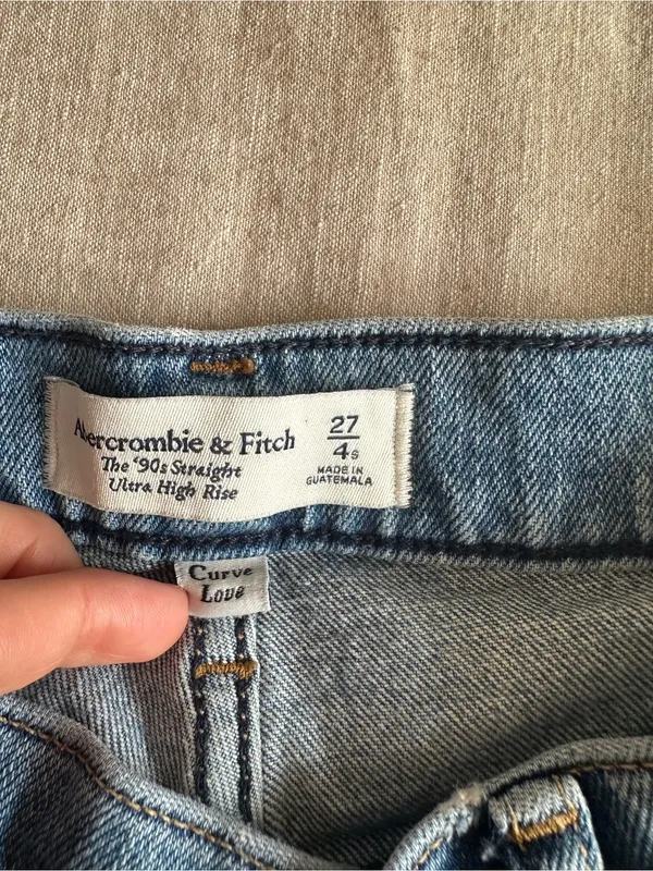 Abercrombie & Fitch Curve Love 90s Straight Ultra High Rise Criss-Cross Jeans 27 - Image 3