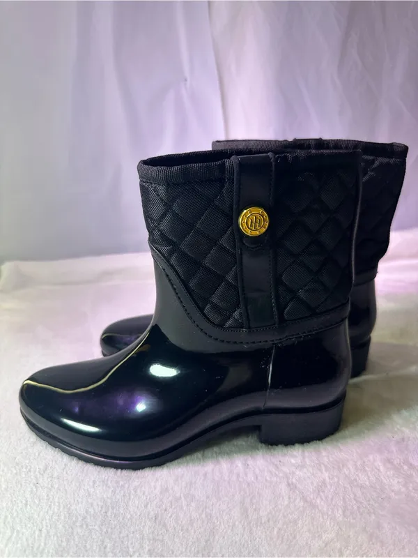 Tommy Hilfiger Black Quilted Gloss Rain Ankle Boots - Image 5