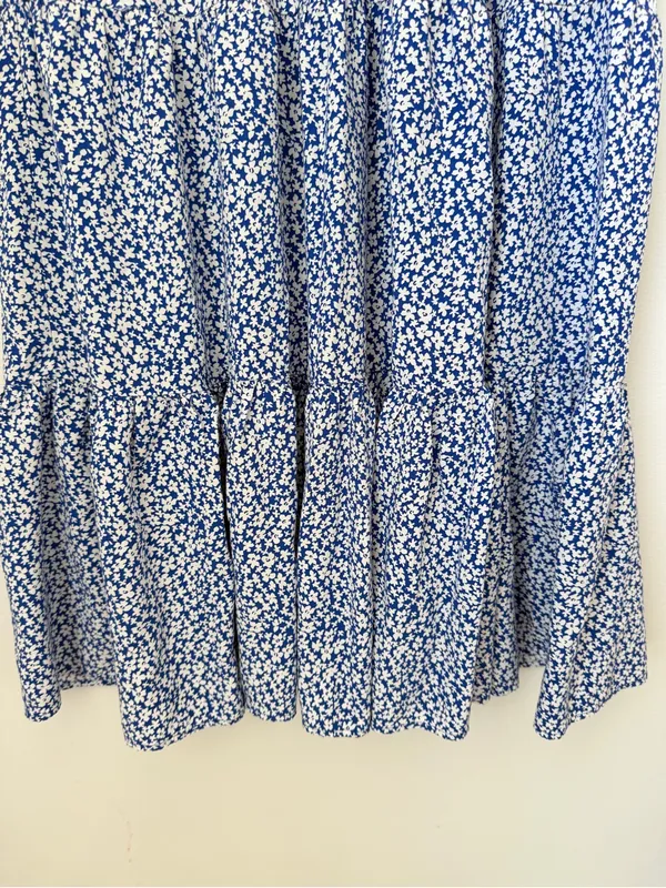 J. Crew Floral Tiered Midi Dress in Blue and White Size Medium - Image 4