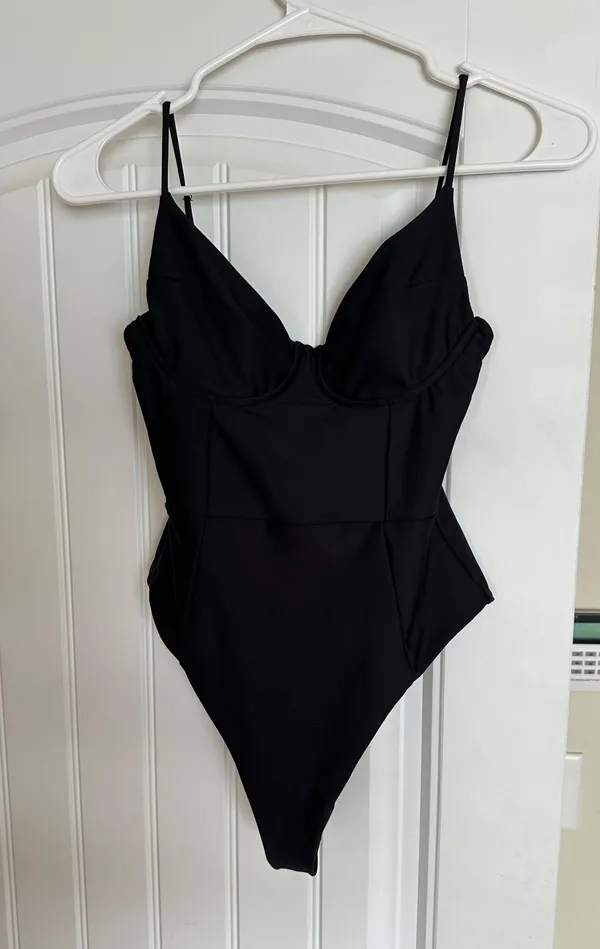 Black One Piece - Image 8