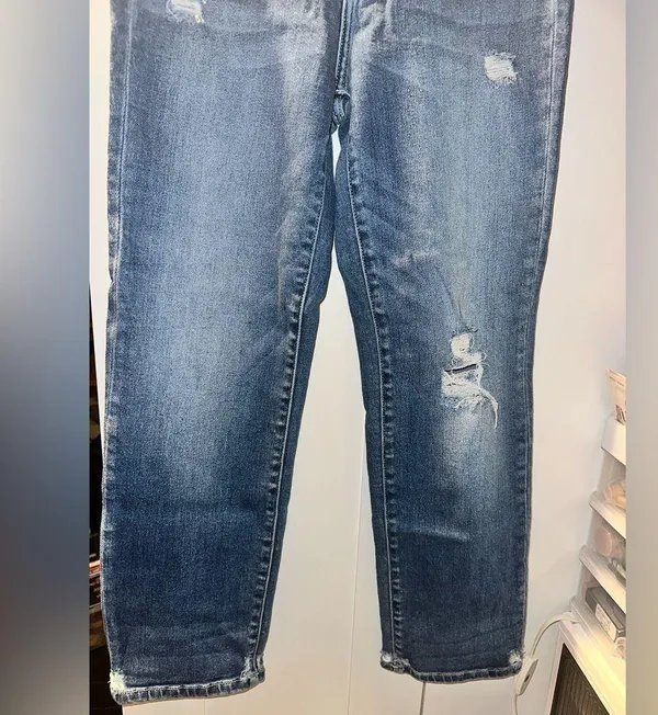 NWOT Vervet Distressed High Rise Slim Straight - Image 4