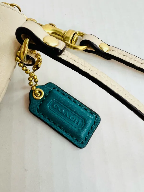 Coach Park Leather Beige Wristlet Clutch with Gold Accents F49472 - Image 5