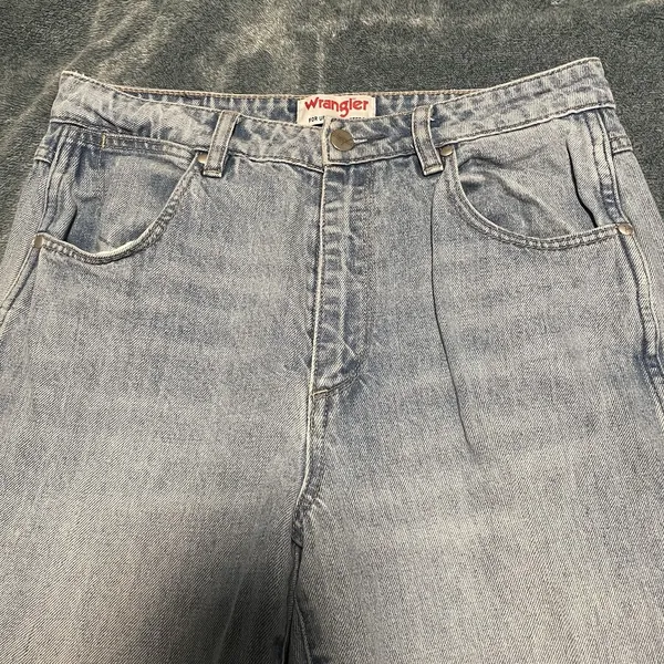 Women's Wrangler Jeans for Urban Outfitters‎ Drew size 28 - Image 2