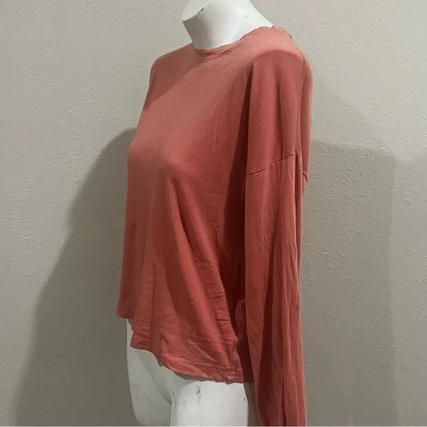 Hollister coral long sleeve top tshirt - Image 4