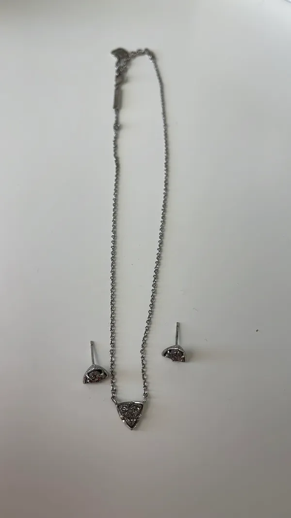 Kendra Scott Jewelry Set - Image 2