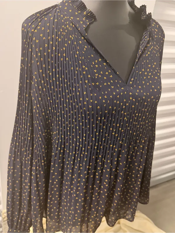 Ann Taylor Navy Gold Pleated Floral Blouse Medium Long Sleeve V Neck - Image 2