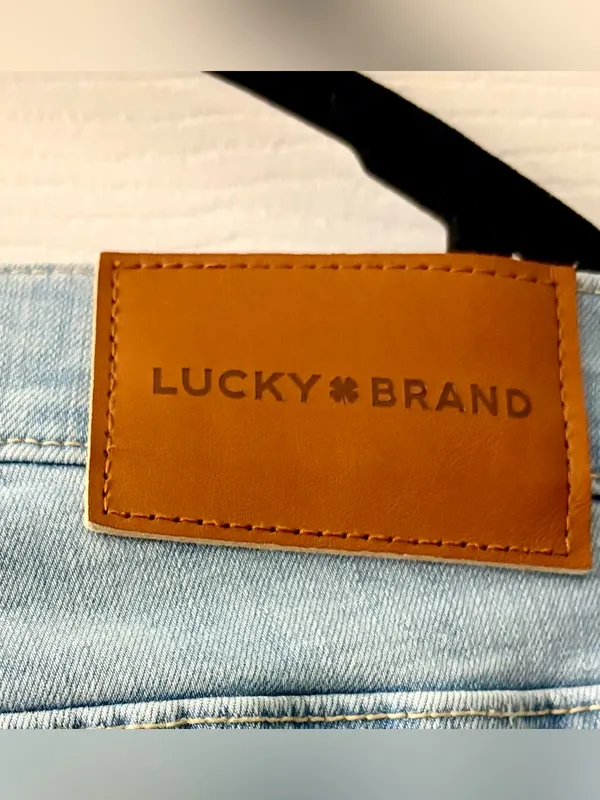 Lucky Brand Light Wash Straight Leg Jeans size 8/29 - Image 4