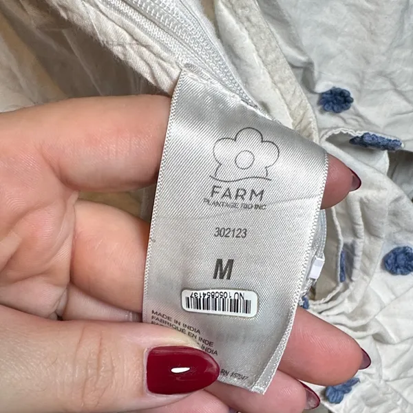 FARM‎ Rio White crop top Blouse with Blue Floral Accents - Image 5