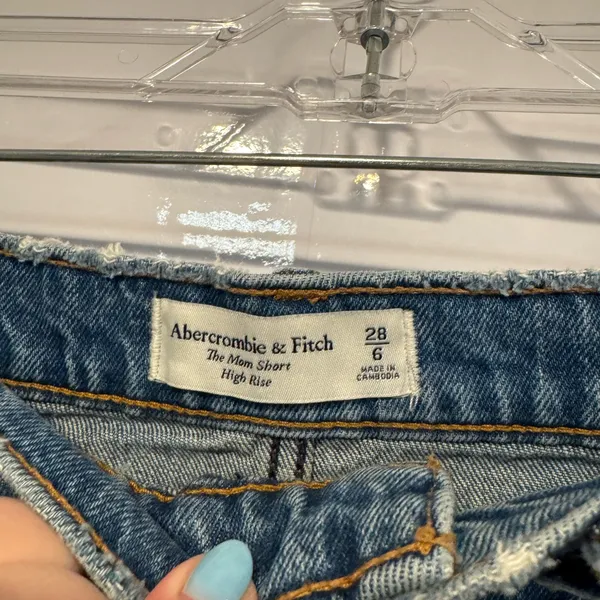 Distressed‎ Abercrombie and Fitch the mom high rise shorts - Image 2