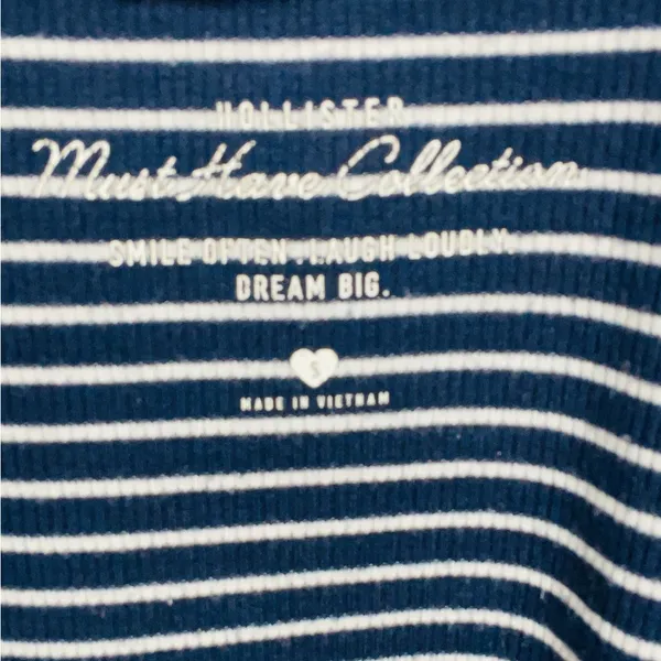 Hollister T-shirt - Image 4