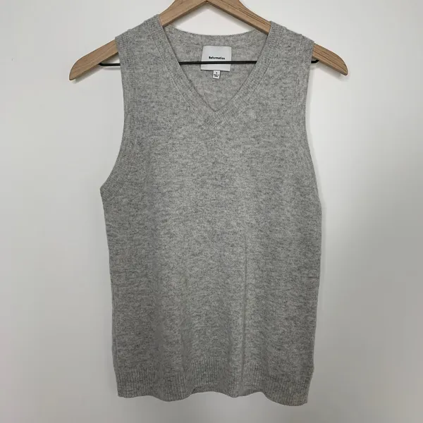 Reformation Women's Gray Reese Cashmere Tank Top Small - Image 2