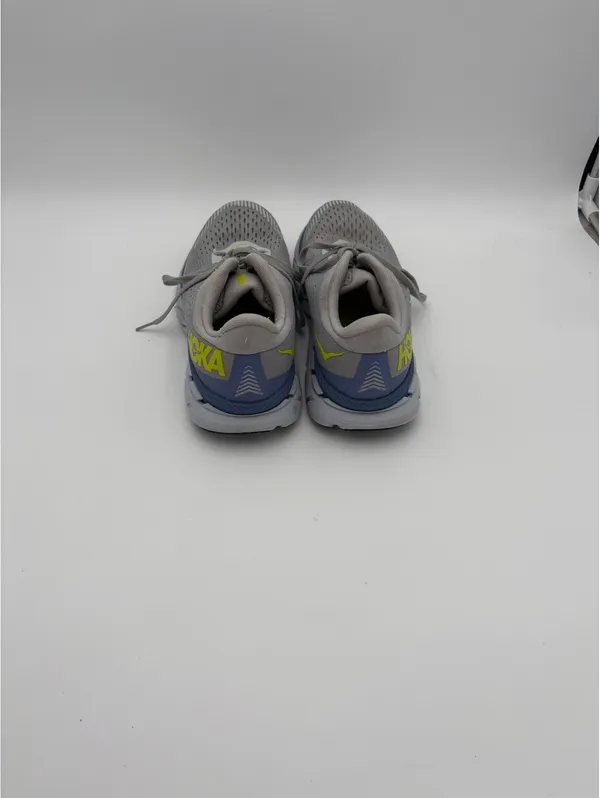 Hoka Clifton 7 $180 Woman’s 9 One One Gray Running Shoes with Yellow Logo - Image 4