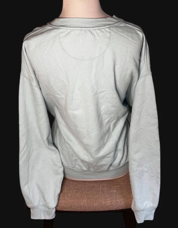 American Eagle Outfitters light blue sweatshirt with embroidered daisy design. Size - S - Image 4