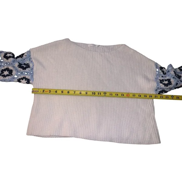 Altar'd State Granny Square Crochet Sleeve Boho Sweater XXS White‎ Blue - Image 4