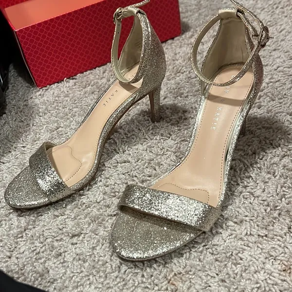 heels - Image 2