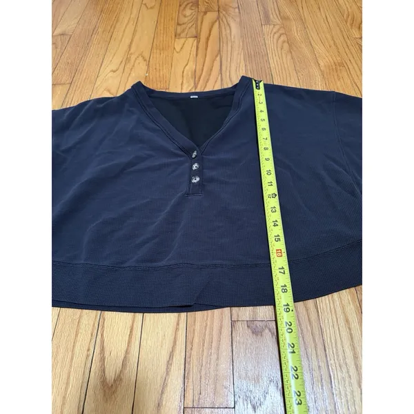 Alo Yoga Micro Waffle Pleasant Cropped Henley in Black - Image 5