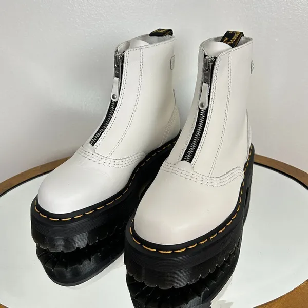 DR MARTENS Jetta Water Repellent Platform Bootie in White Size US 6 - Image 4