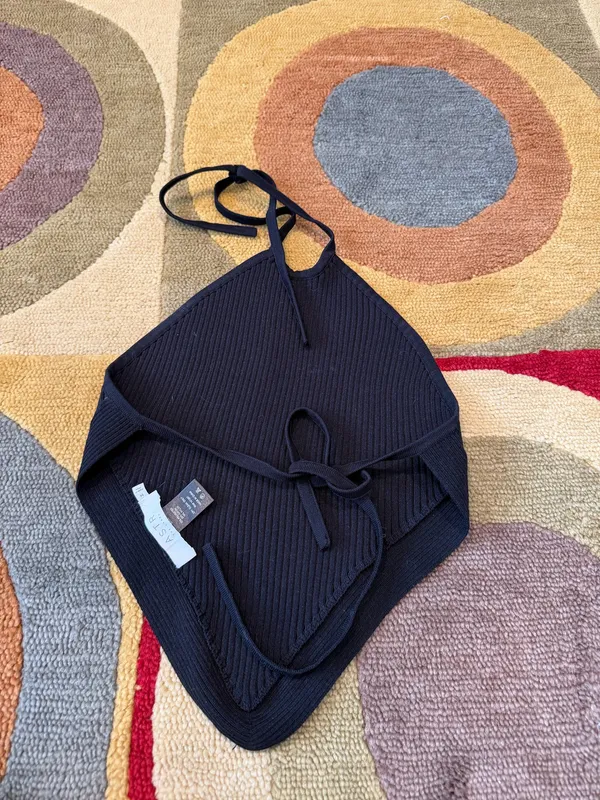 ASTR The Label Black Ribbed Halter Top Low Open Back Women’s Size Medium - Image 2