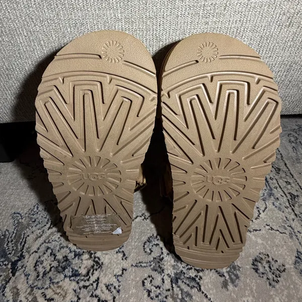 UGG Goldenstar Cozy Clog - Image 9