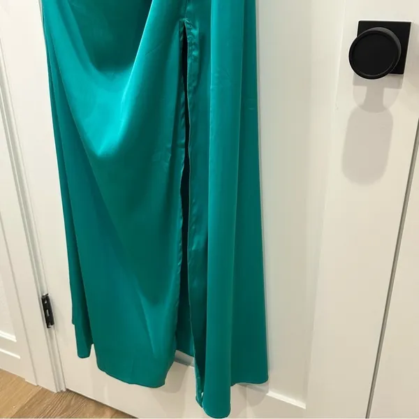 Hello Molly Luxury Affair Satin Maxi Dress Off Shoulder Green 8 Prom Wedding - Image 8