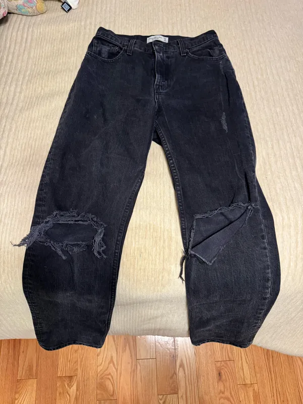Black Abercrombie Jeans - Image 3