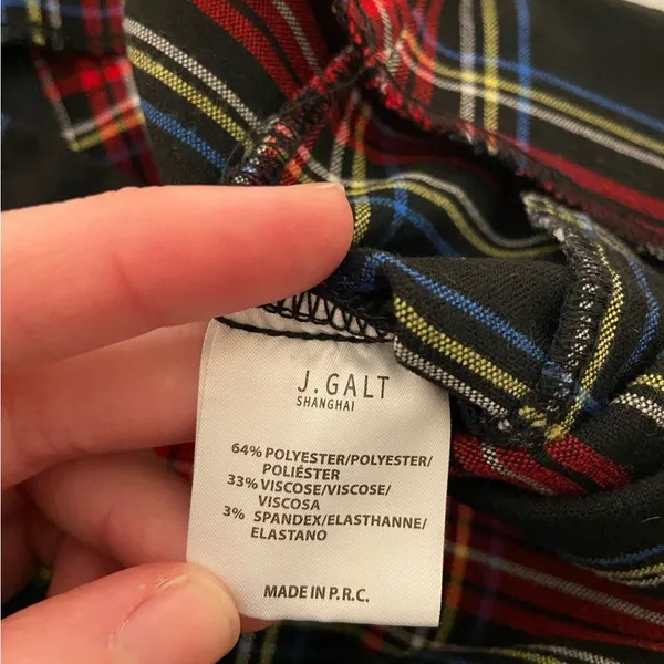 NWOT John Galt women’s black red plaid cara‎ miniskirt zip small slit 23” waist - Image 7