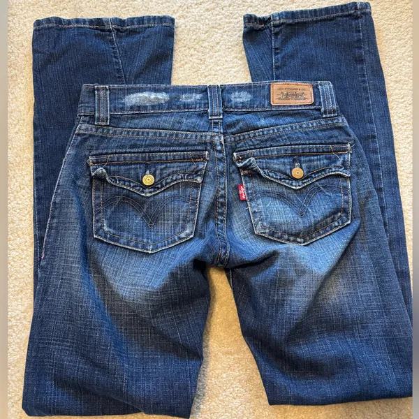 Levi’s Y2K Low Rise Flare Jeans - Image 4