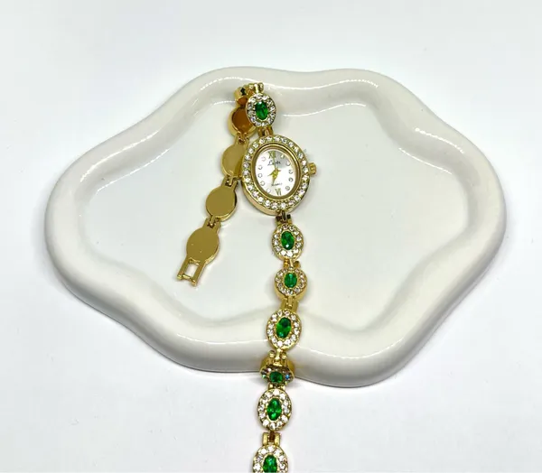 Luxury women’s watch sparkly emerald green stone - Image 5