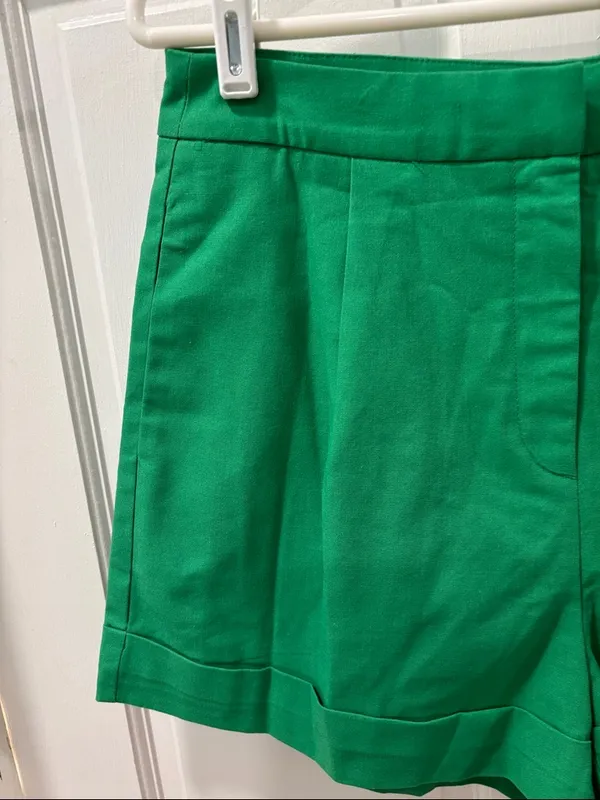 Commence Women’s High Waisted Pleated Shorts Size Large Kelly Green EUC Summer - Image 5
