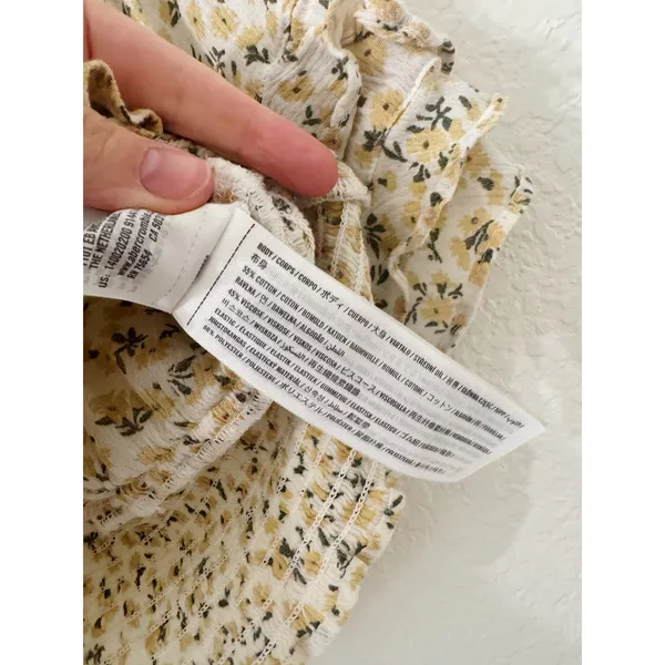Abercrombie & Fitch Floral Smocked Puff Sleeve Crop Top Yellow Small - Image 4